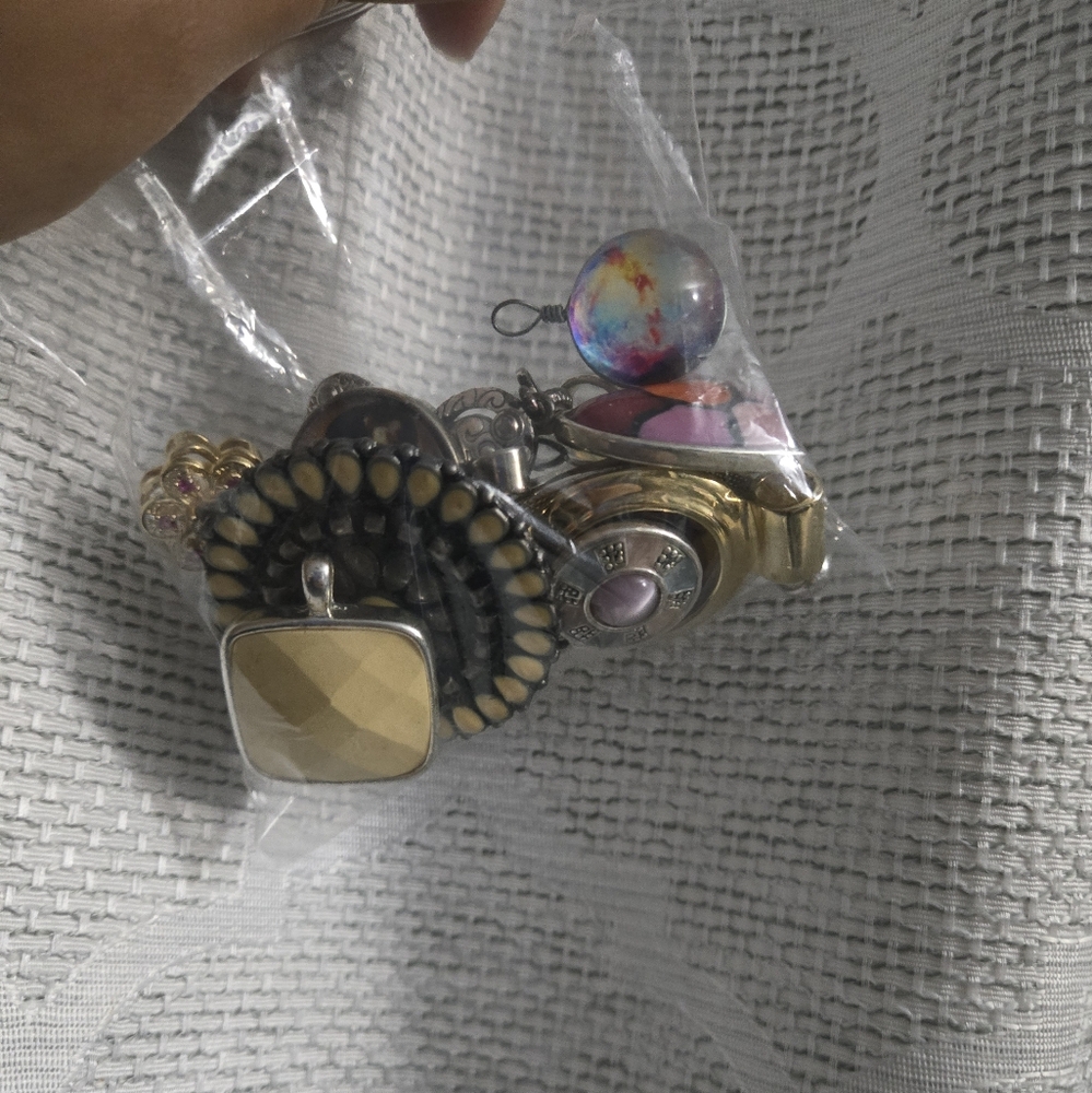Random Pendant Bundle - Picture 3 of 4